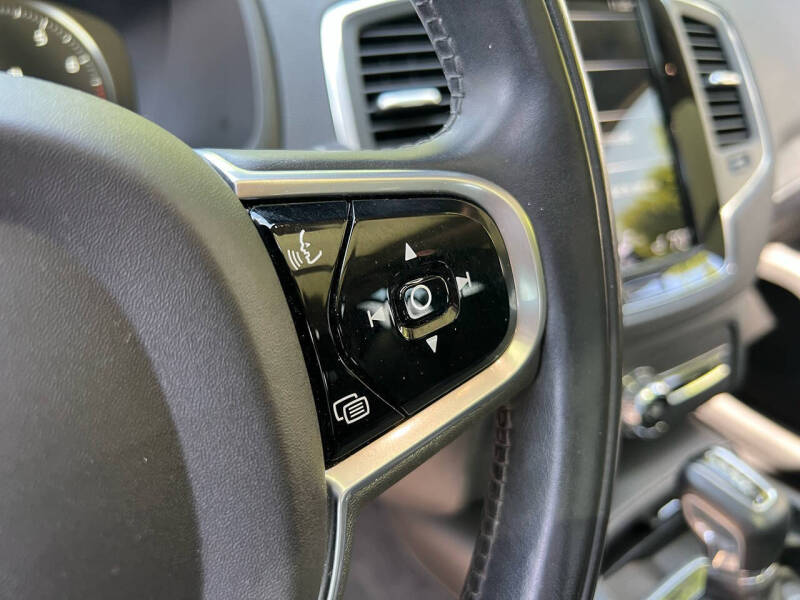 2020 Volvo XC90 T5 Momentum