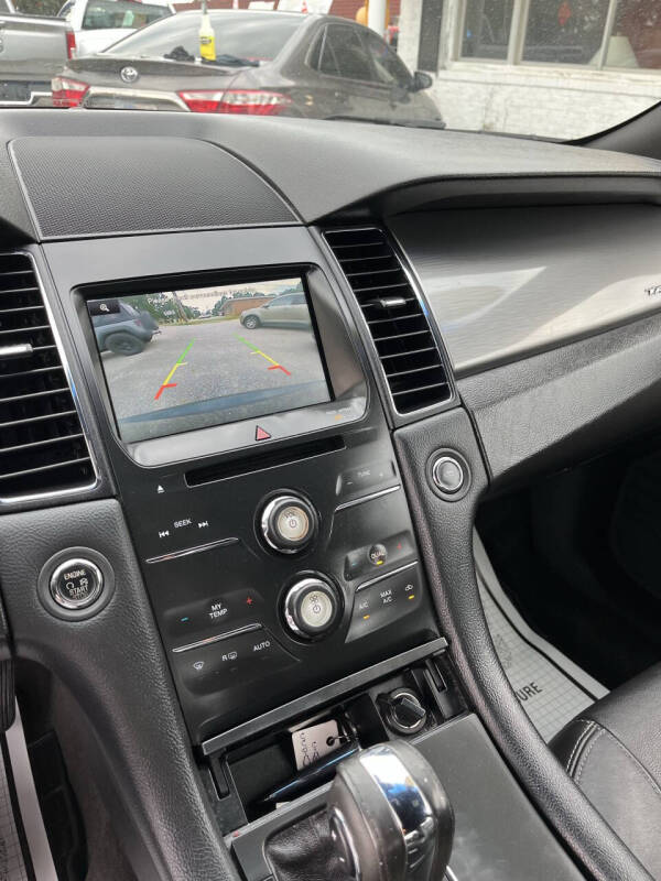 2015 Ford Taurus SEL