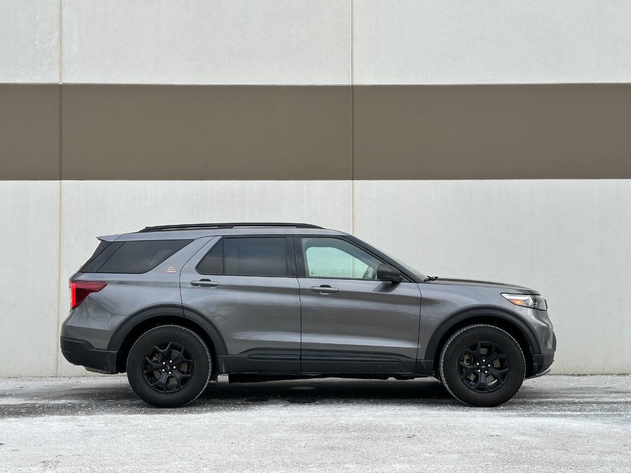 2022 Ford Explorer for sale at Phoenix Motor Co in Romulus, MI