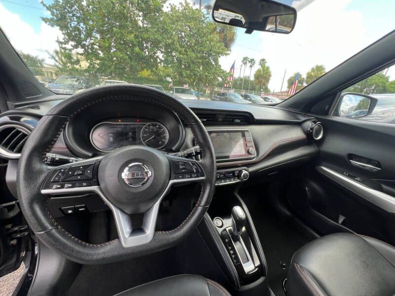 2020 Nissan Kicks SR