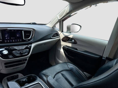 2018 Chrysler Pacifica Touring L Plus