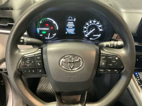 2023 Toyota Sienna LE 8-Passenger