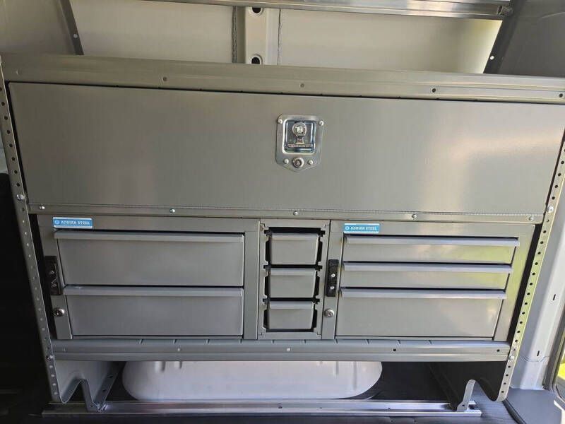 2025 Chevrolet Express 2500