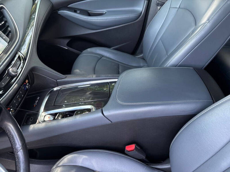 2022 Buick Enclave Essence