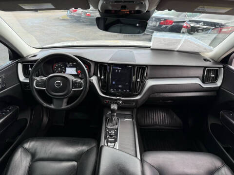 2020 Volvo XC60 T6 Momentum