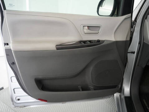 2015 Toyota Sienna L 7-Passenger