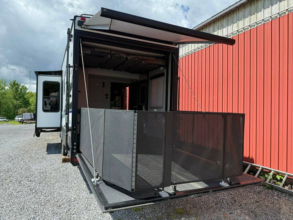 2020 Grand Design RV Momentum 27