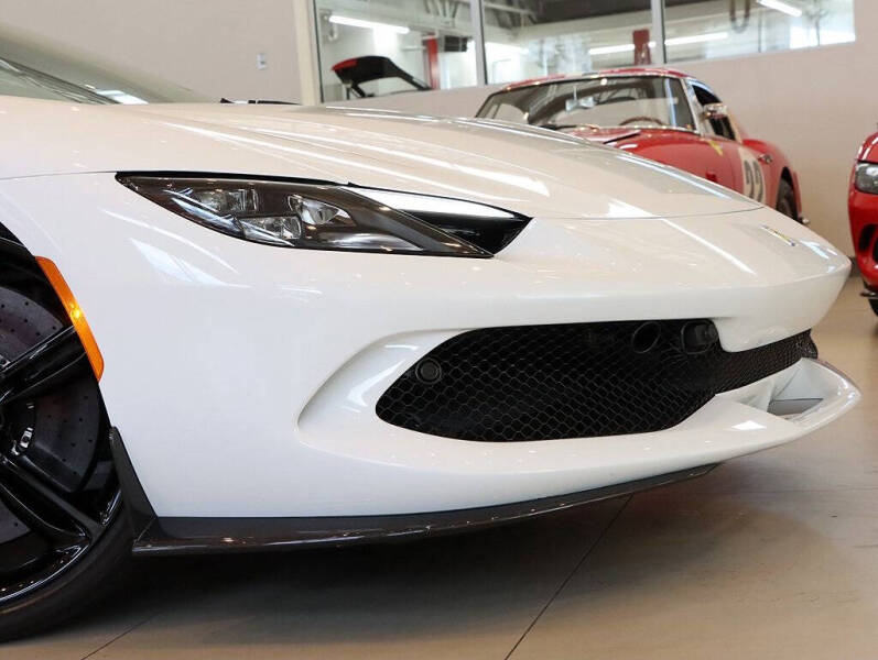 2025 Ferrari 296 GTS