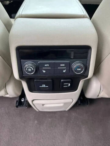 2017 GMC Acadia Denali