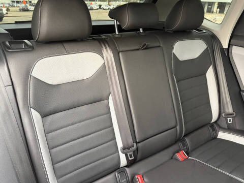 2024 Volkswagen Taos SEL 4Motion