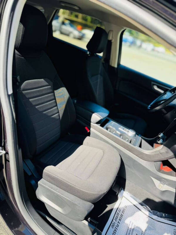 2021 Ford Edge SE