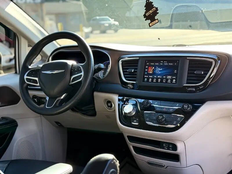 2020 Chrysler Voyager LXi