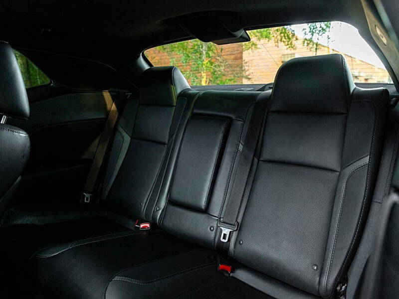 2018 Dodge Challenger SXT Plus