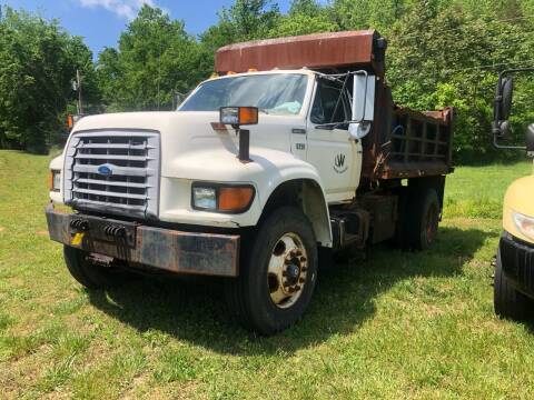 1997 Ford F-800 for sale at Monroe Auto's, LLC in Parsons TN