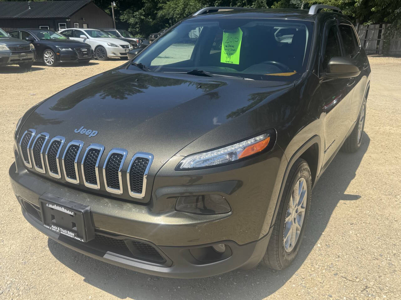 Green 2015 Jeep Cherokee Latitude 4x4 Latitude 4dr SUV 3