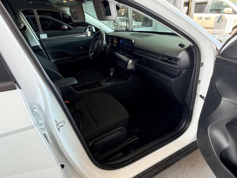 2025 Hyundai Kona SEL