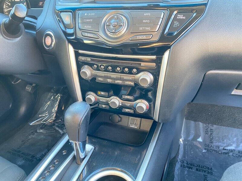 2019 Nissan Pathfinder SV