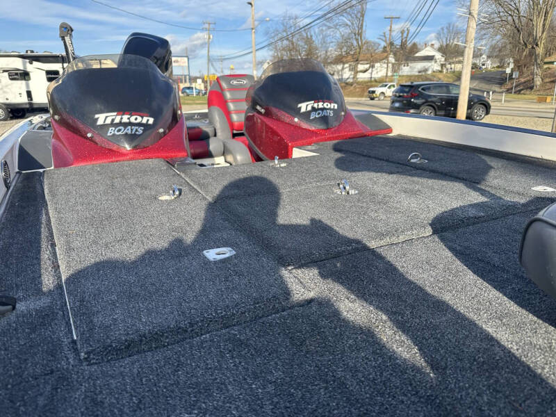 2011 Triton 21HP Elite