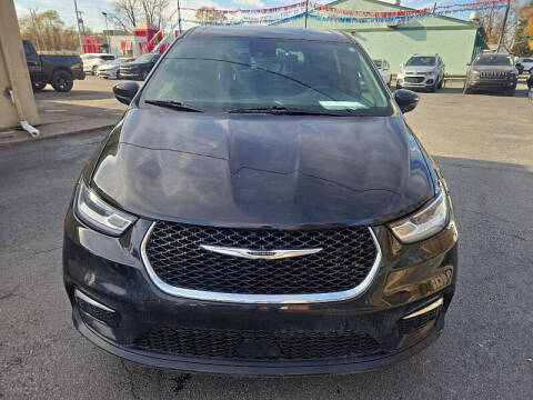 2024 Chrysler Pacifica Touring