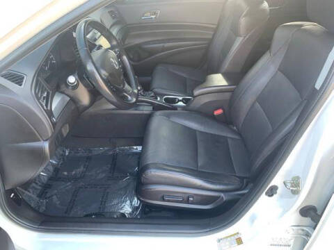 2017 Acura ILX w/Premium