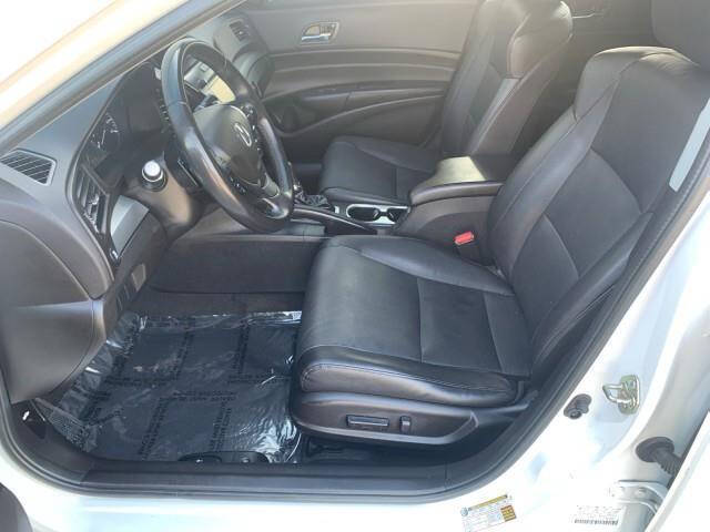 2017 Acura ILX w/Premium