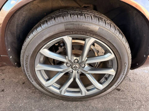 2018 Volvo XC90 T6 Momentum