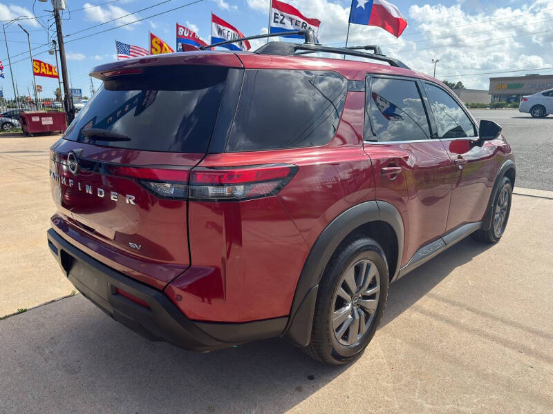 2022 Nissan Pathfinder SV