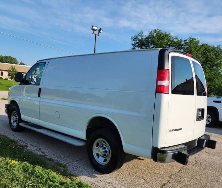 2023 Chevrolet Express 2500
