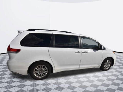 2014 Toyota Sienna XLE 8-Passenger