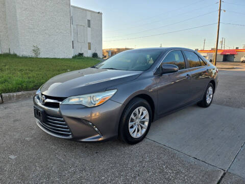 2015 Toyota Camry for sale at DFW Autohaus in Dallas TX