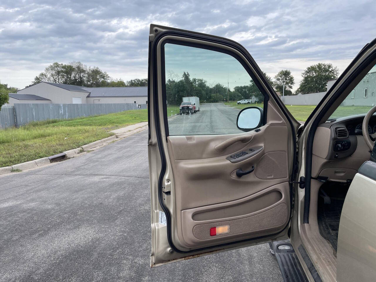 1999 Ford Expedition for sale at Twin Cities Auctions in Elk River, MN