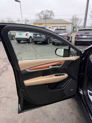 2017 Cadillac XT5 Platinum