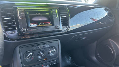 2016 Volkswagen Beetle 1.8T Classic PZEV