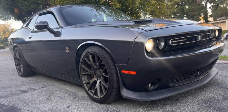 2016 Dodge Challenger 392 HEMI Scat Pack Shaker