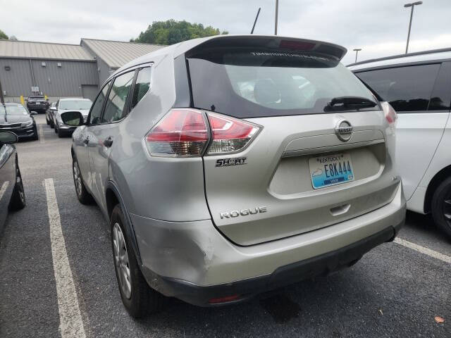 Used 2016 Nissan Rogue S with VIN JN8AT2MV8GW153976 for sale in Hazard, KY