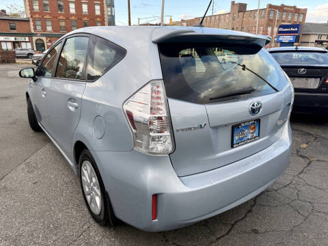 2012 Toyota Prius v Five
