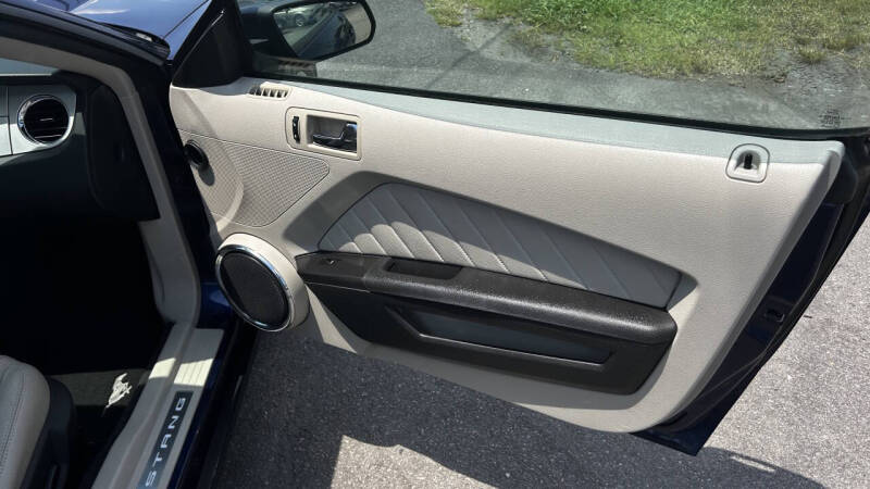 2010 Ford Mustang V6 Premium