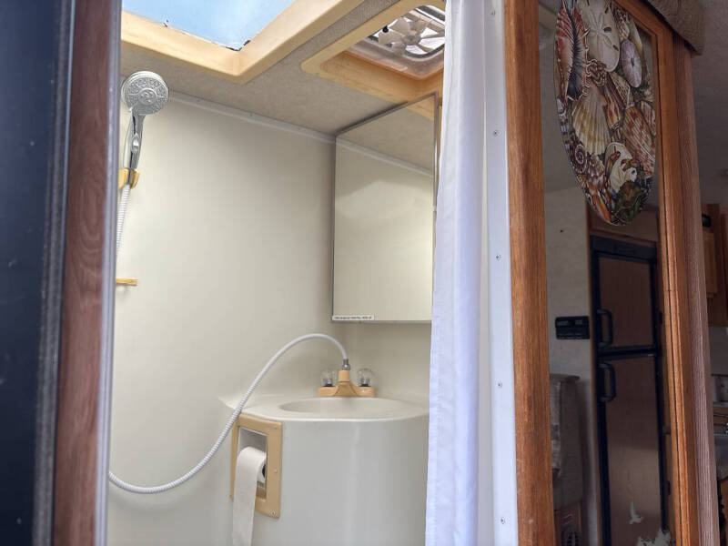 2004 Eagle Cap 950 Intermountain RV