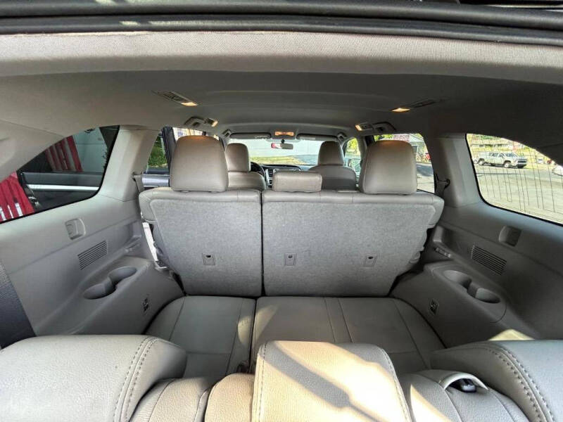 2014 Toyota Highlander LE