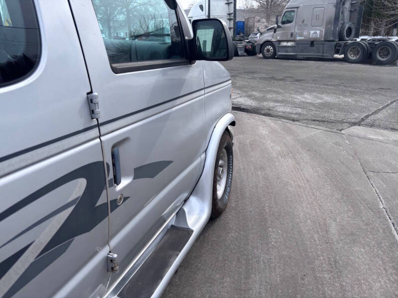 2000 Ford E-Series E-150