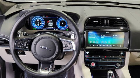 2020 Jaguar F-PACE SVR