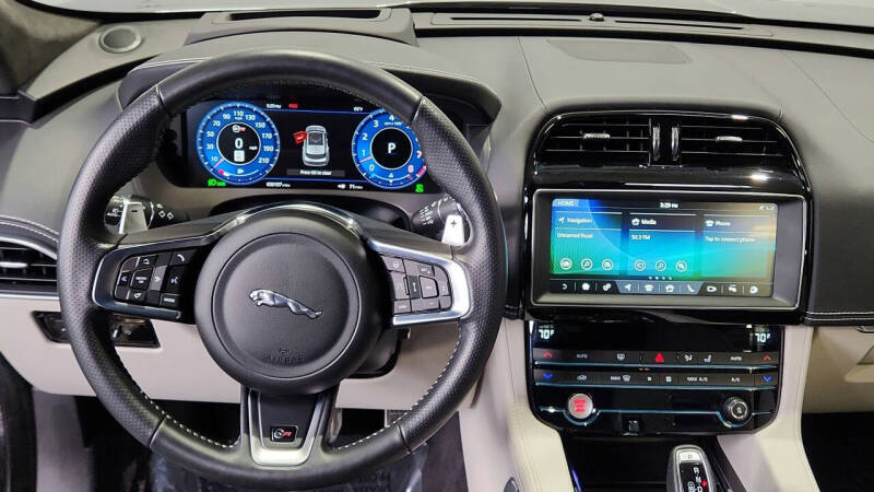 2020 Jaguar F-PACE SVR