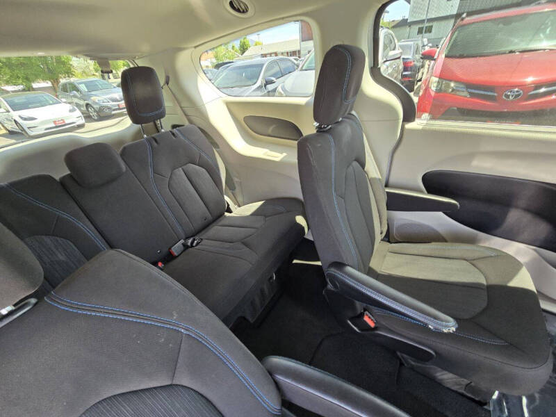 2021 Chrysler Pacifica Touring