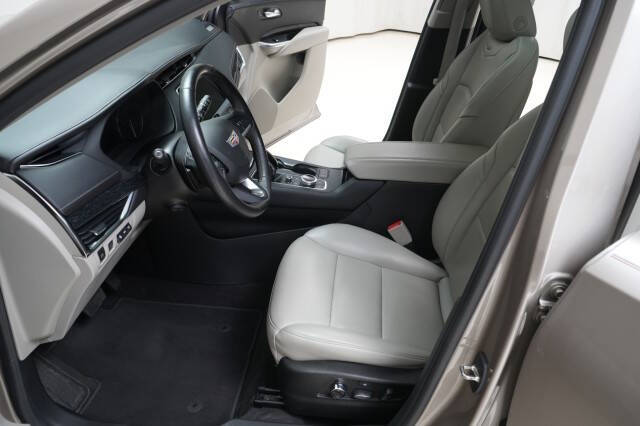 2023 Cadillac XT4 Premium Luxury