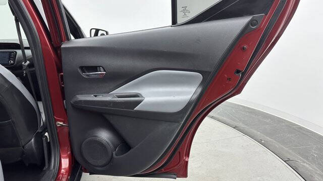 2022 Nissan Kicks SR