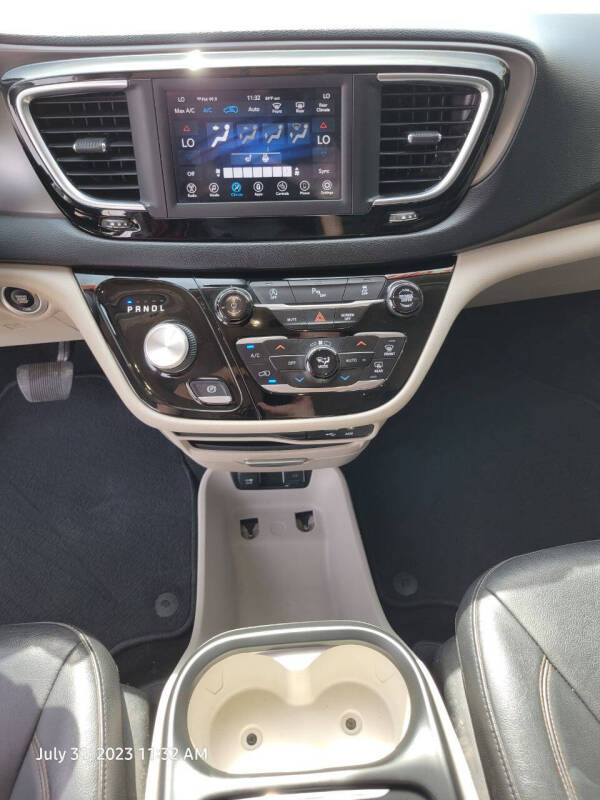 2020 Chrysler Pacifica Touring L