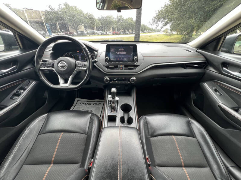 2021 Nissan Altima 2.5 SR