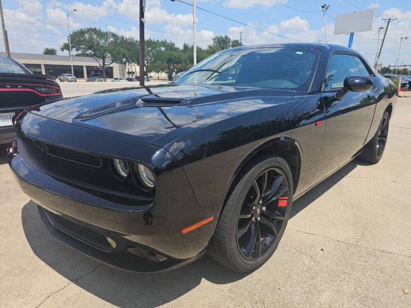2018 Dodge Challenger SXT Plus
