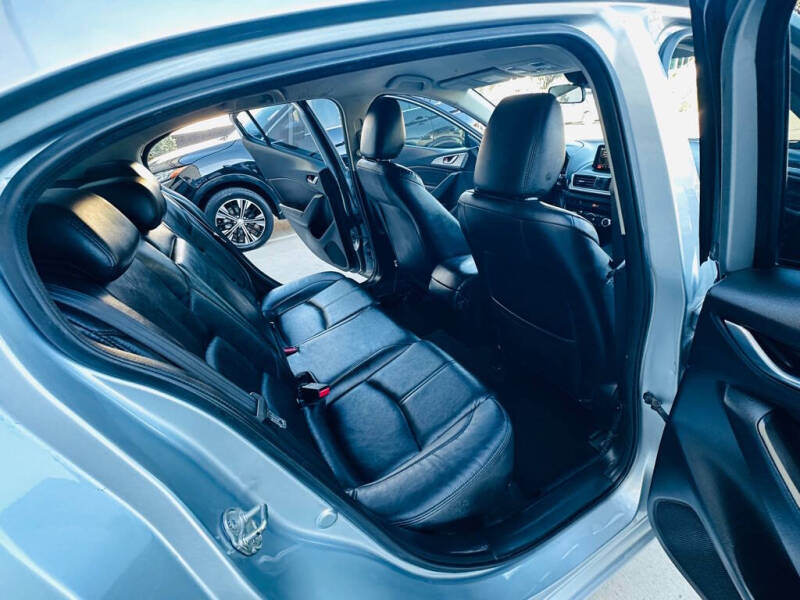 2017 Mazda MAZDA3 Touring