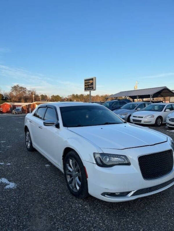 2020 Chrysler 300 Limited's photo